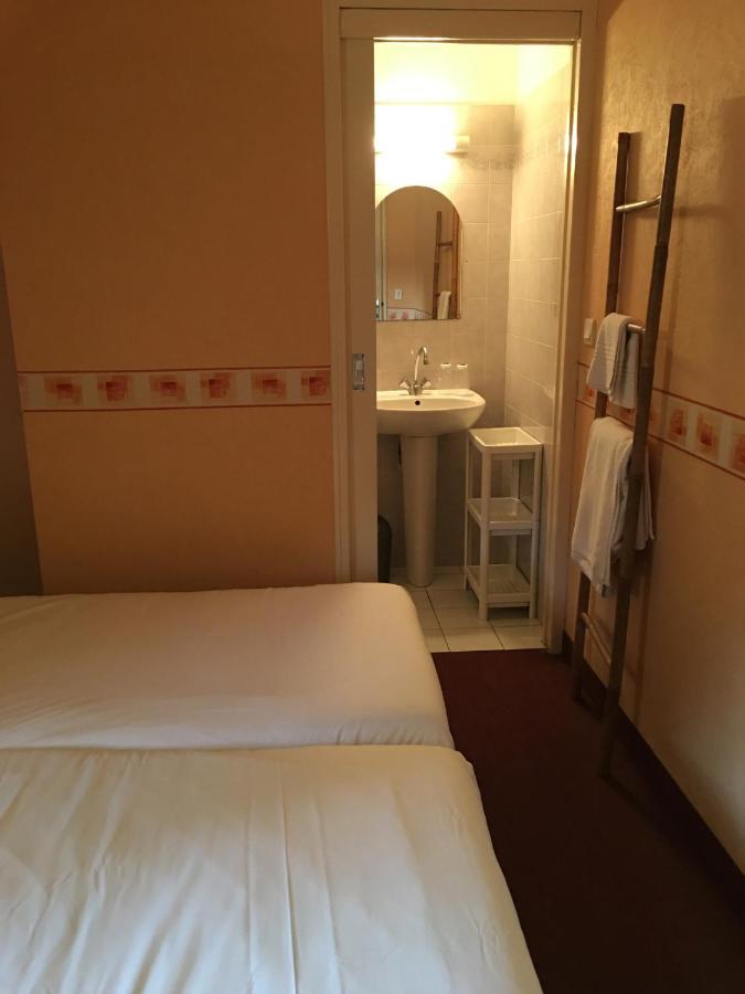 Le Grillon Pontorson Exterior foto